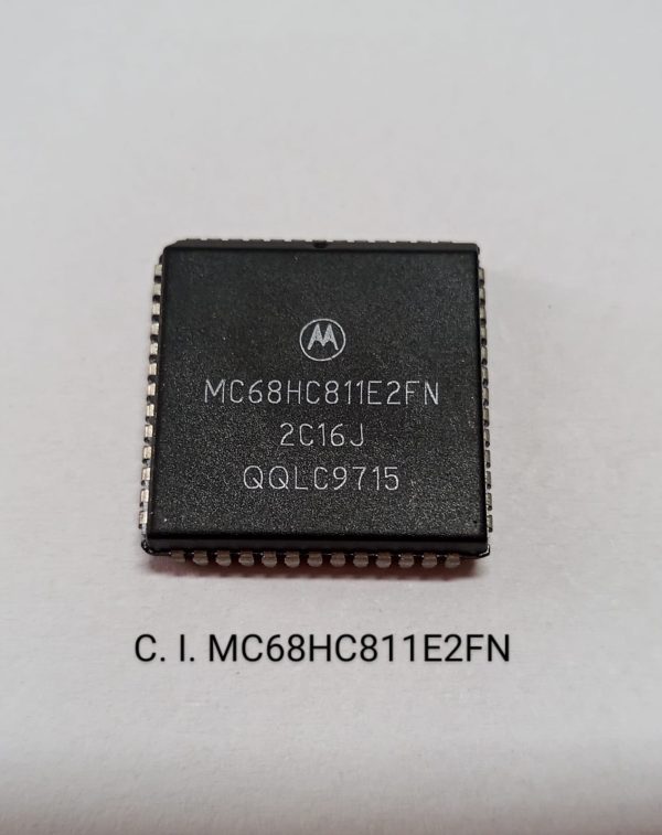 C. I. MC68HC811E2FN MICROCONTROLADOR PLCC-52