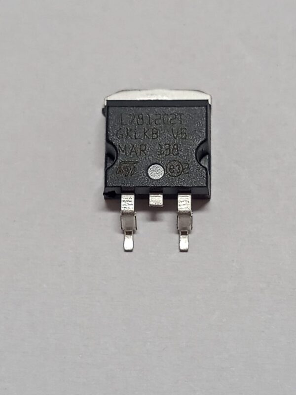 C. I. L7812CD2T ST SMD D2PAK / TO-263